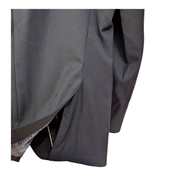 LIKE NEW Michael Kors 100% Wool Men's Solid Black Two Button Blazer Size 44R - Picture 5 of 8